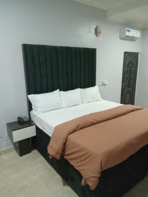 OD-V!CK'S CLASSIC, Wuse 2 extension, upscale Jahi district WiFi,24hr power,security, dstv